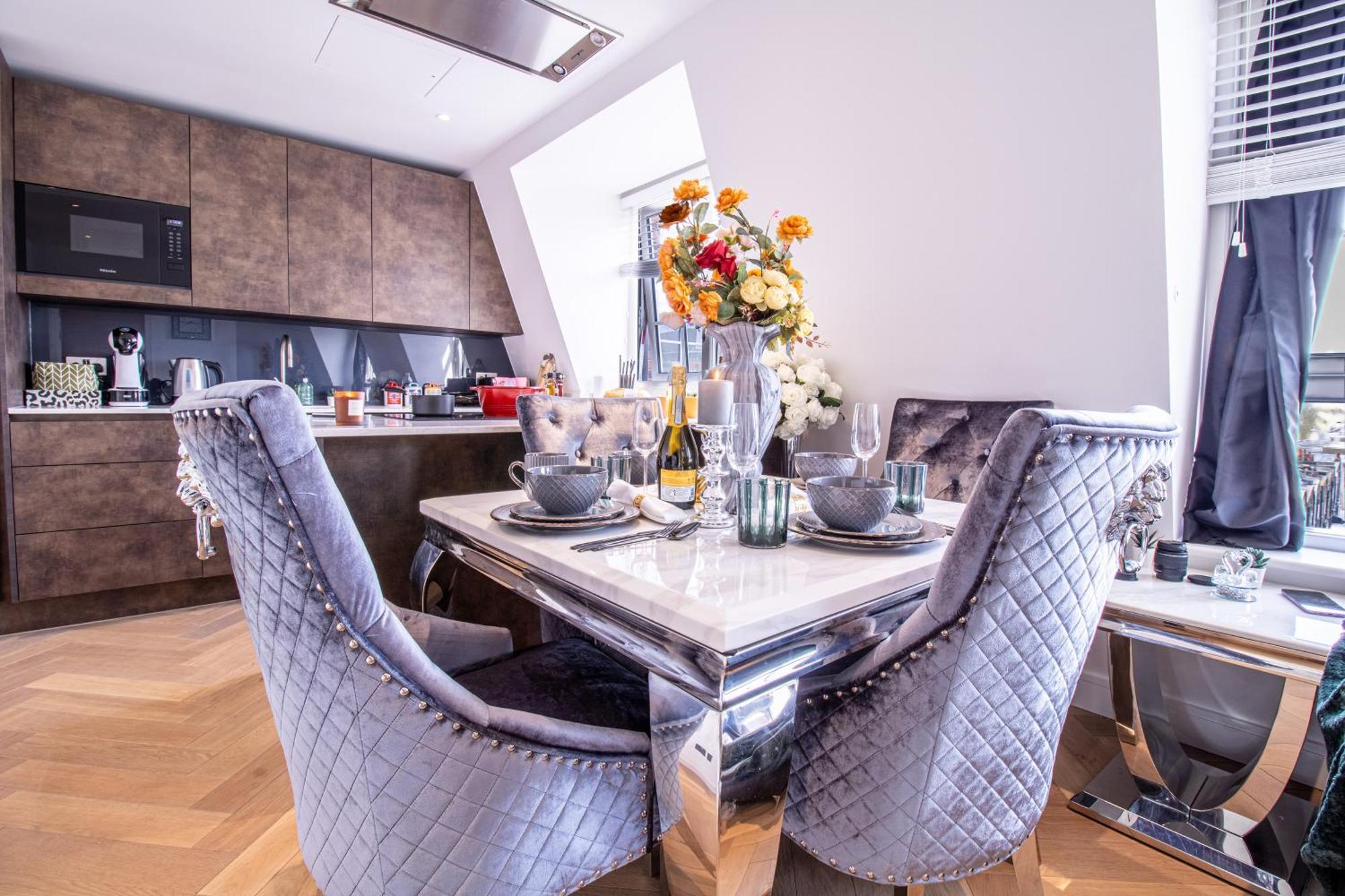 Luxurious 1-Bedroom Penthouse In Marble Arch 71 Londra Esterno foto