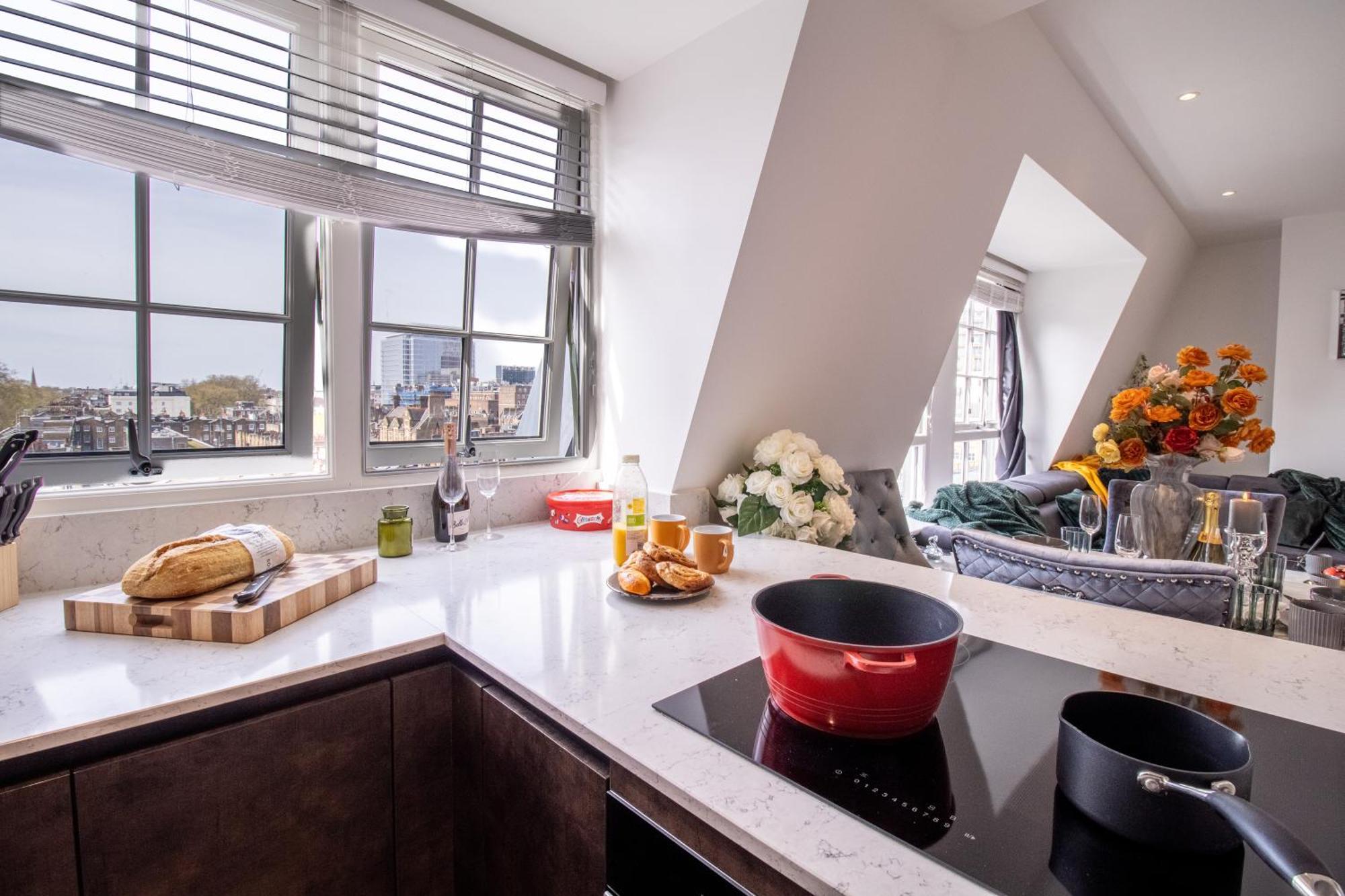 Luxurious 1-Bedroom Penthouse In Marble Arch 71 Londra Esterno foto