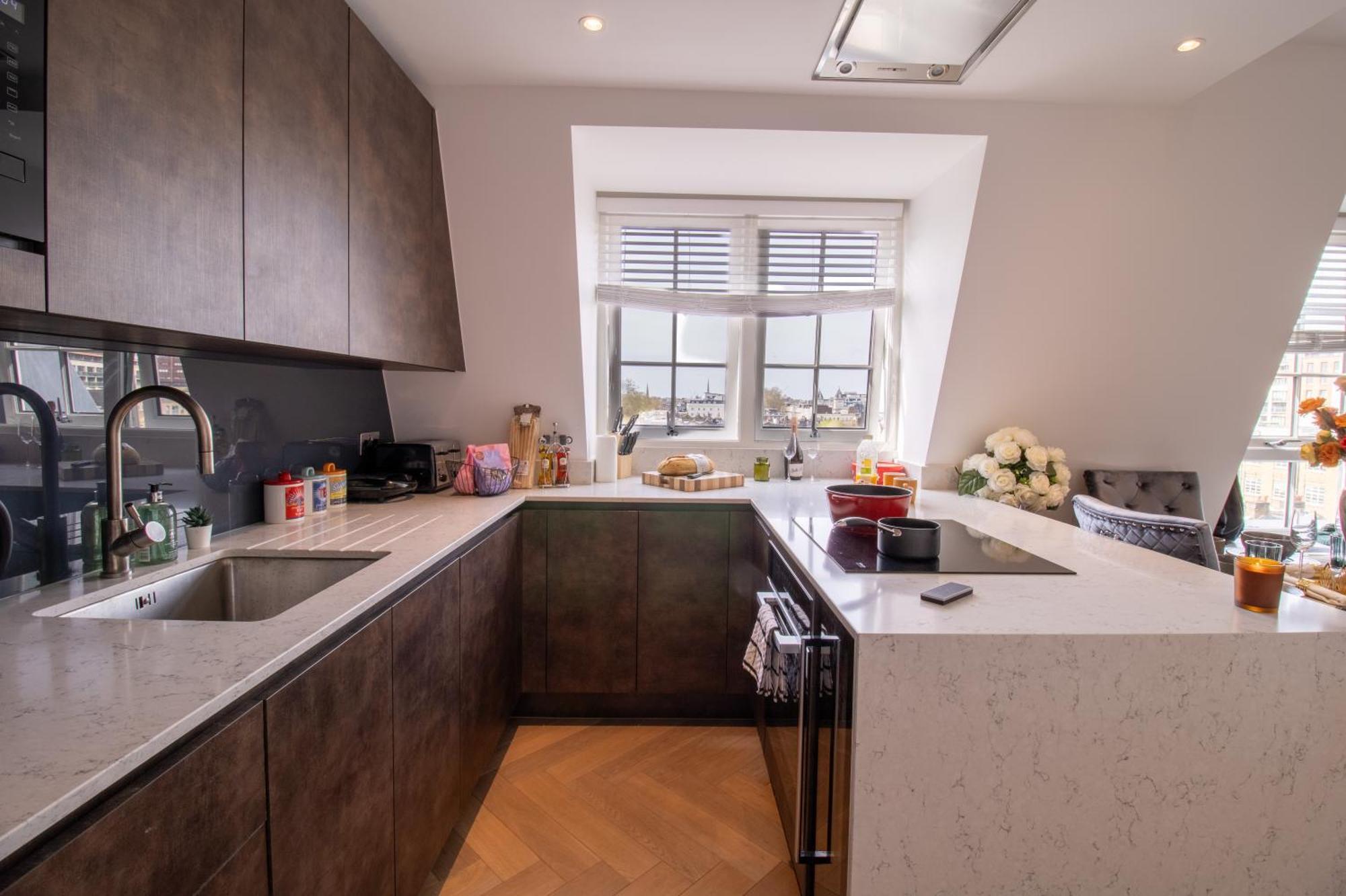 Luxurious 1-Bedroom Penthouse In Marble Arch 71 Londra Esterno foto