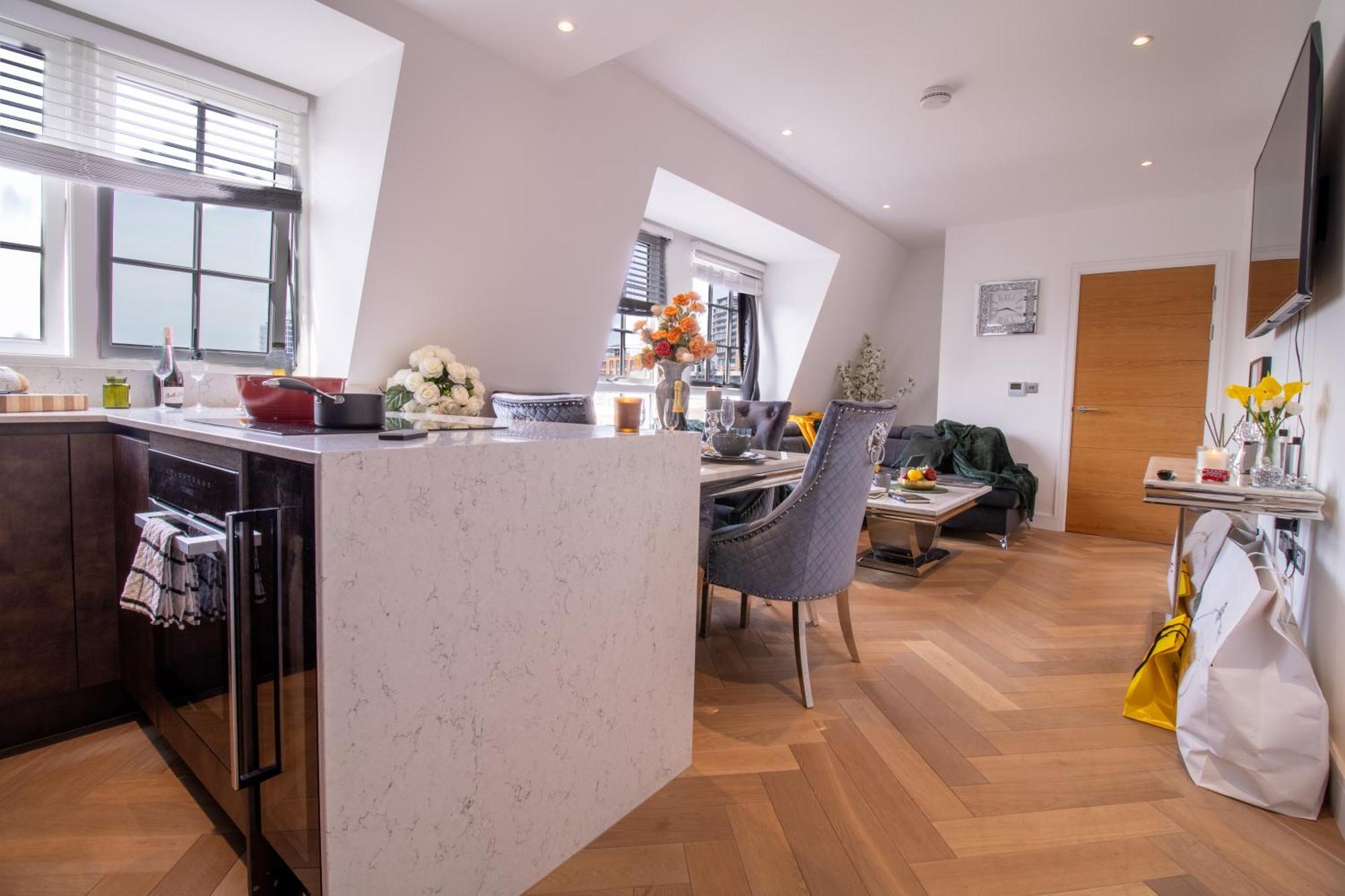 Luxurious 1-Bedroom Penthouse In Marble Arch 71 Londra Esterno foto