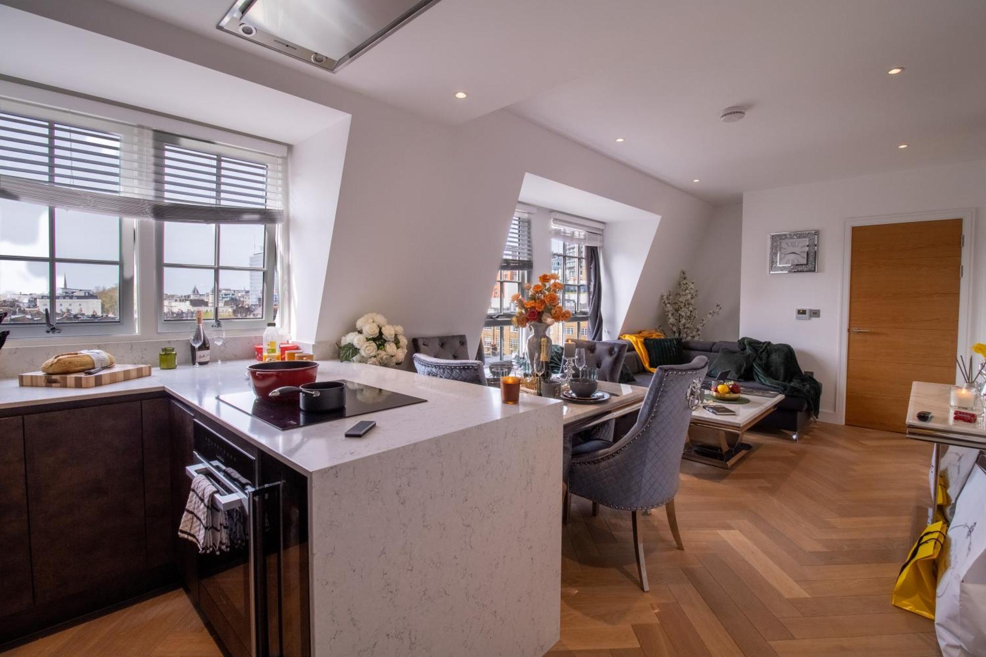 Luxurious 1-Bedroom Penthouse In Marble Arch 71 Londra Esterno foto