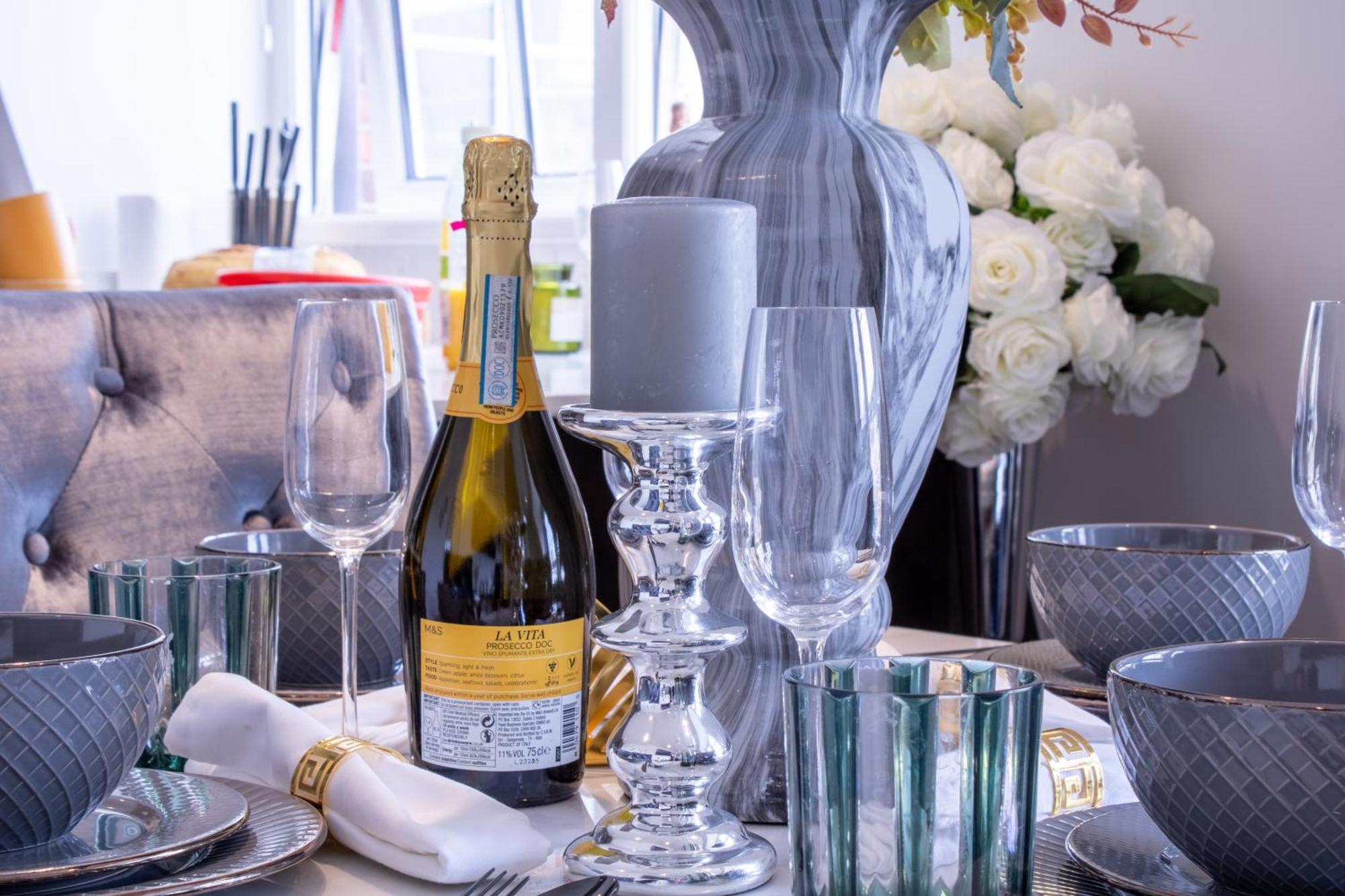 Luxurious 1-Bedroom Penthouse In Marble Arch 71 Londra Esterno foto
